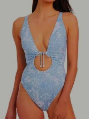 Sanctuary Light Blue & White Floral Cutout One-Piece Swimsuit NWT Size Medium